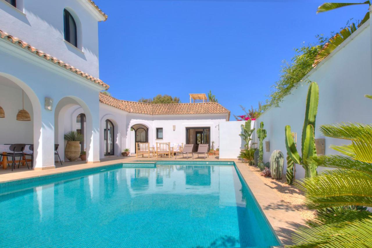 Villa Mas Tranquila - A Stylish Villa With Pool 150 M From The Beach Conil De La Frontera Ngoại thất bức ảnh